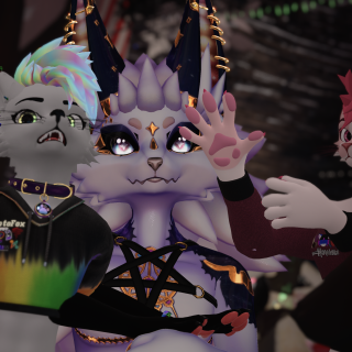 VRChat_2024-11-16_01-37-03.163_2160x3840