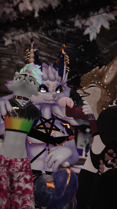 VRChat_2024-11-16_01-37-05.457_2160x3840.png