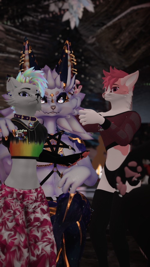 VRChat_2024-11-16_01-37-11.641_2160x3840.png