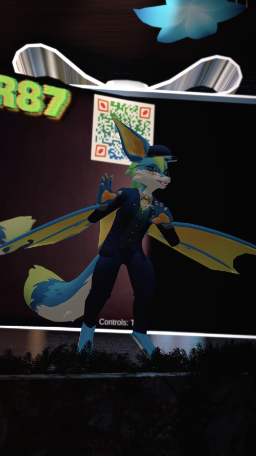 VRChat_2024-11-16_22-01-37.935_2160x3840.png