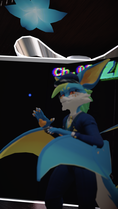 VRChat_2024-11-16_22-03-50.987_2160x3840.png