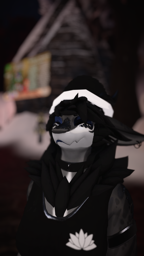 VRChat_2024-11-16_22-10-12.575_2160x3840.png