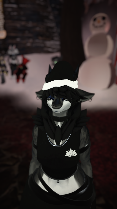VRChat_2024-11-16_22-10-18.648_2160x3840.png