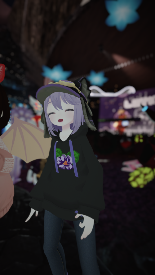 VRChat_2024-11-17_00-11-56.820_2160x3840.png