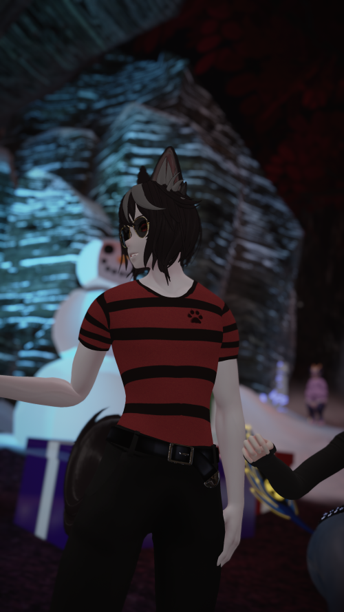 VRChat_2024-11-17_00-15-32.974_2160x3840.png