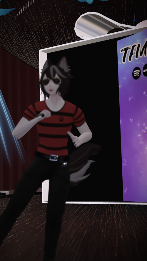 VRChat_2024-11-17_00-57-32.547_2160x3840.png