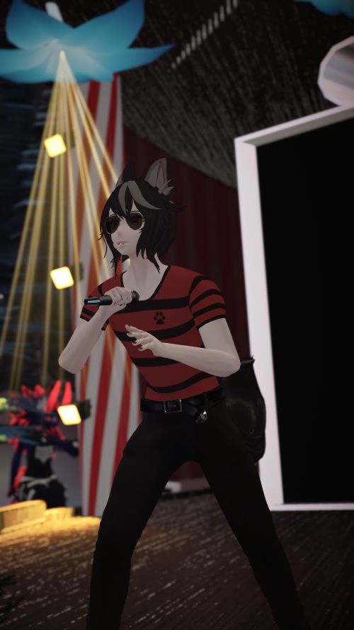 VRChat_2024-11-17_00-57-33.992_2160x3840.png