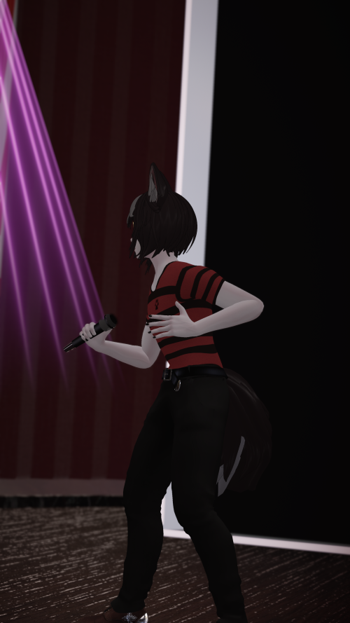 VRChat_2024-11-17_01-18-26.482_2160x3840.png