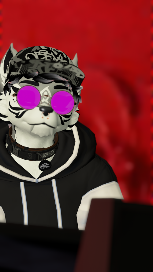 VRChat_2024-11-24_01-13-51.042_2160x3840.png