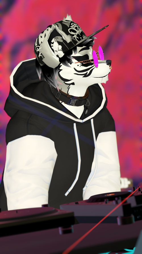 VRChat_2024-11-24_01-17-27.679_2160x3840.png