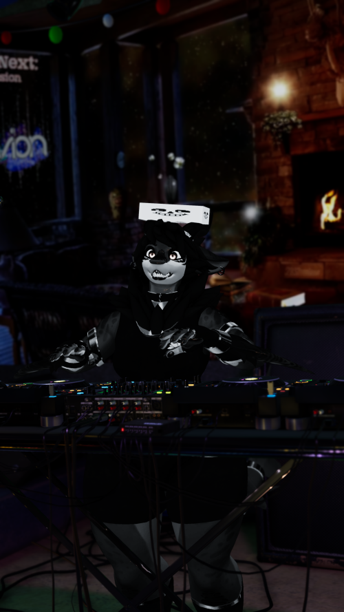VRChat_2024-12-13_22-34-17.089_2160x3840.png