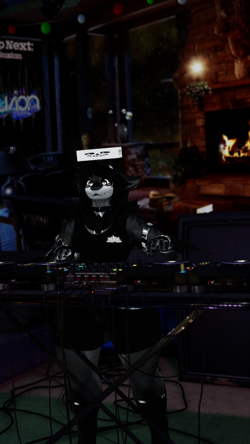 VRChat_2024-12-13_22-34-19.391_2160x3840.png