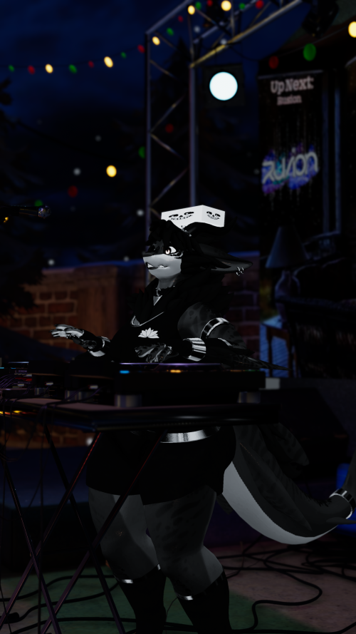 VRChat_2024-12-13_22-34-38.460_2160x3840.png