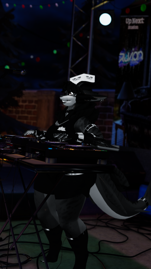 VRChat_2024-12-13_22-34-41.046_2160x3840.png