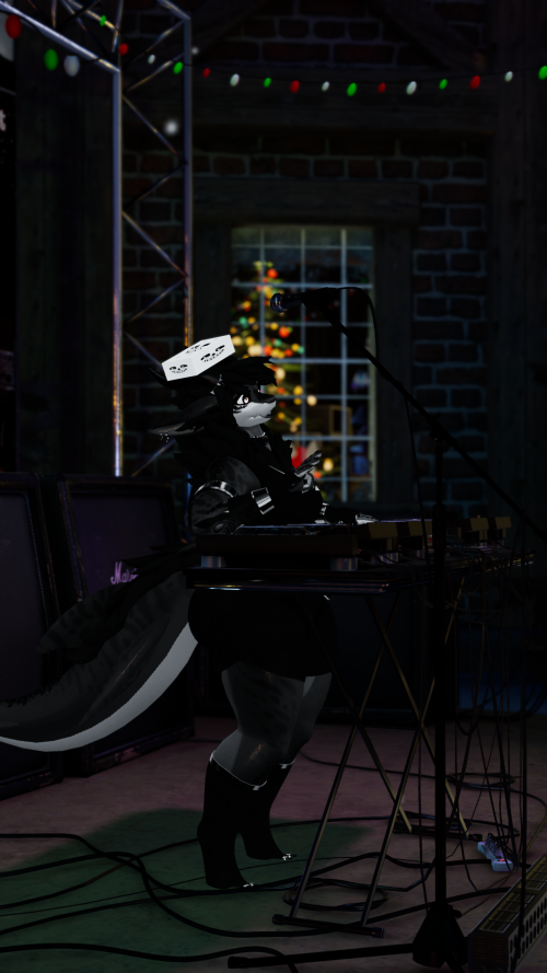VRChat_2024-12-13_22-34-51.273_2160x3840.png