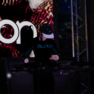 VRChat_2024-12-13_23-09-02.982_2160x3840