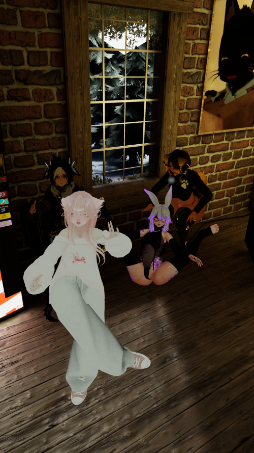 VRChat_2024-12-13_23-42-11.104_2160x3840.png