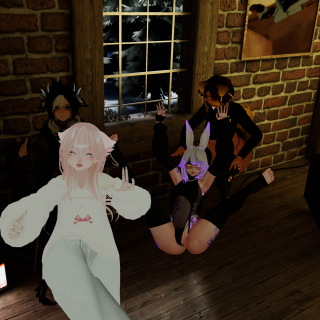 VRChat_2024-12-13_23-42-12.463_2160x3840