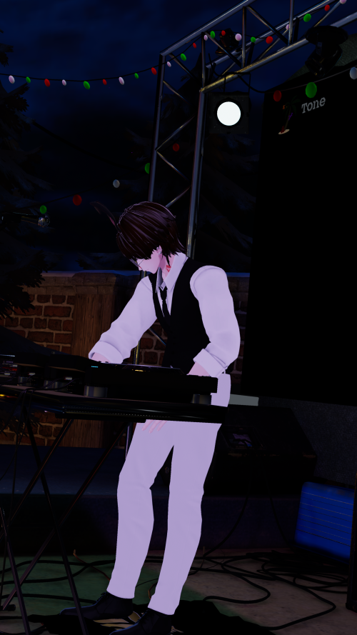 VRChat_2024-12-14_01-03-38.774_2160x3840.png