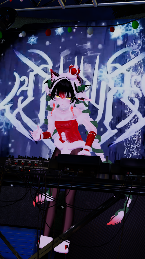 VRChat_2024-12-14_02-10-16.731_2160x3840.png