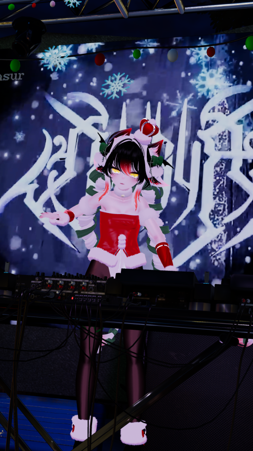 VRChat_2024-12-14_02-10-18.779_2160x3840.png