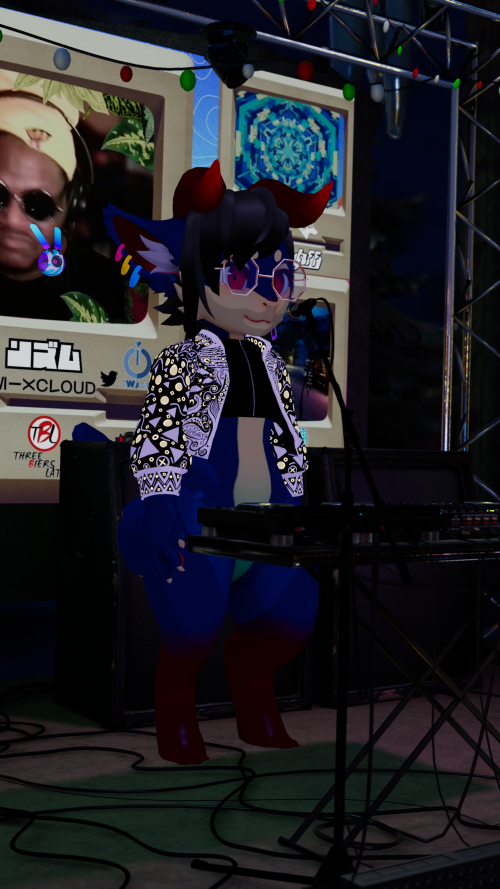 VRChat_2024-12-14_03-51-44.159_2160x3840.png