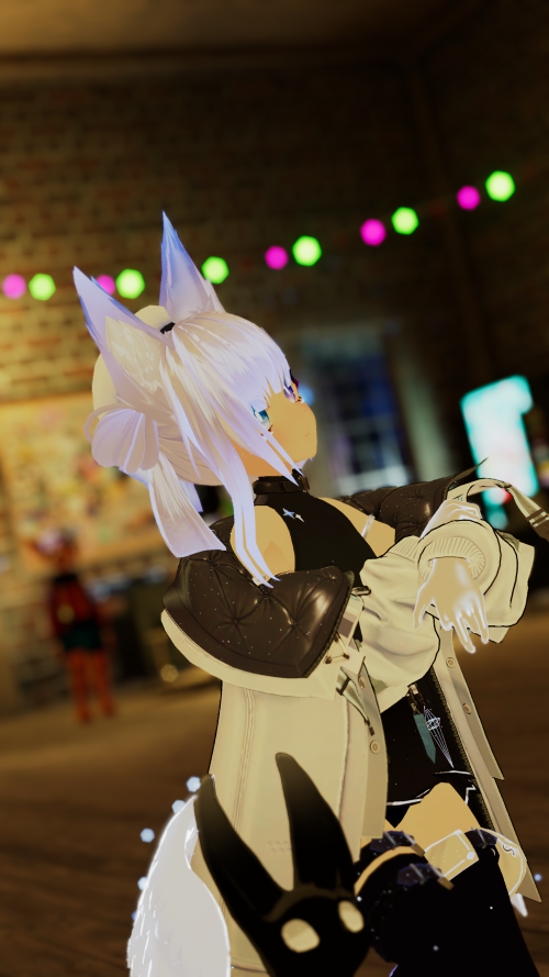 VRChat_2024-12-14_22-00-27.135_2160x3840.png