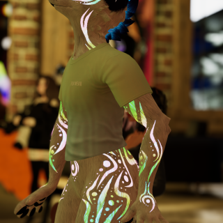 VRChat_2024-12-14_23-05-44.122_2160x3840