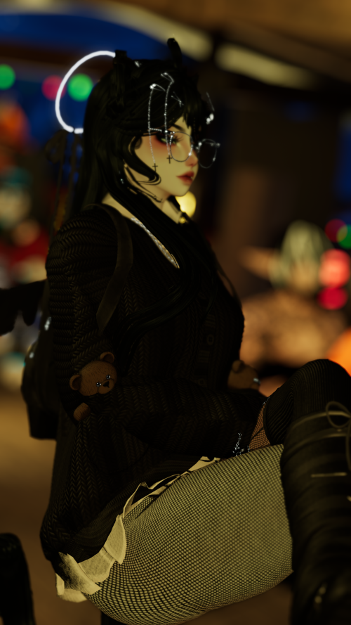 VRChat_2024-12-14_23-09-55.498_2160x3840.png