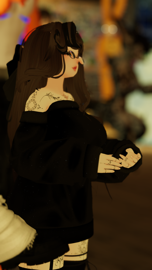 VRChat_2024-12-14_23-09-59.420_2160x3840.png