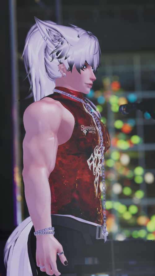 VRChat_2024-12-15_01-39-22.062_2160x3840.png