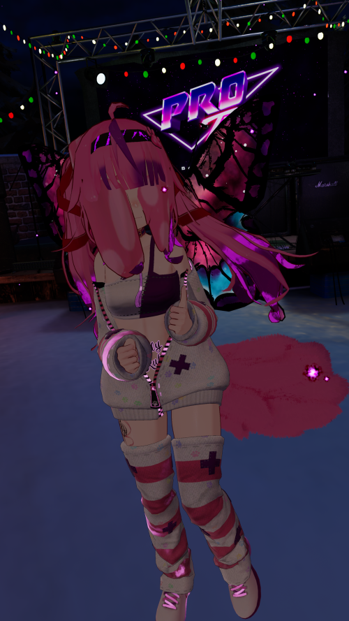 VRChat_2024-12-15_03-48-07.194_2160x3840.png