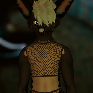 VRChat_2024-12-15_22-22-19.391_2160x3840