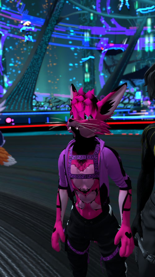 VRChat_2024-12-21_00-10-14.297_2160x3840.png