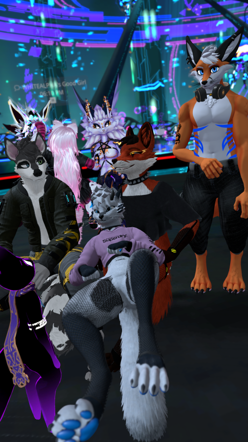 VRChat_2024-12-21_00-10-42.286_2160x3840.png