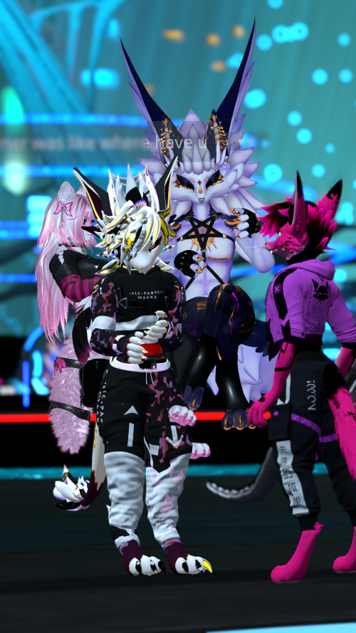 VRChat_2024-12-21_00-14-15.961_2160x3840.png