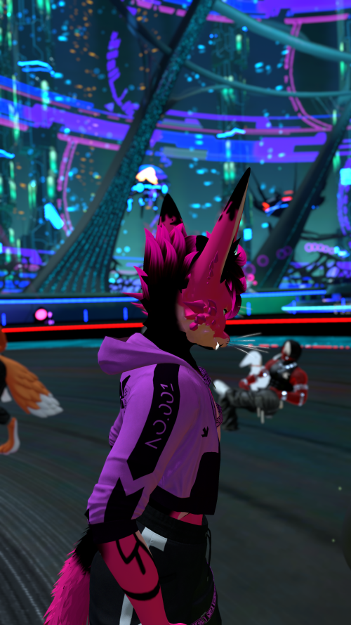 VRChat_2024-12-21_00-27-44.430_2160x3840.png