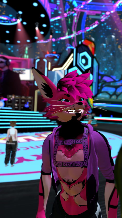 VRChat_2024-12-21_00-27-50.847_2160x3840.png
