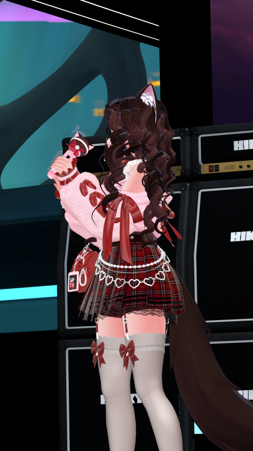 VRChat_2024-12-21_01-34-22.433_2160x3840.png