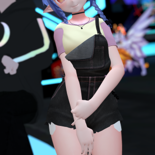 VRChat_2024-12-21_03-40-36.547_2160x3840