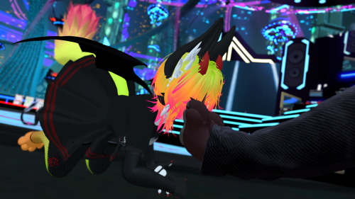 VRChat_2024-12-21_04-04-33.758_3840x2160.png
