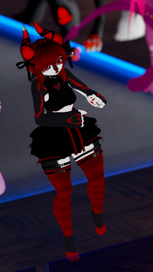 VRChat_2024-12-29_23-28-35.949_2160x3840.png