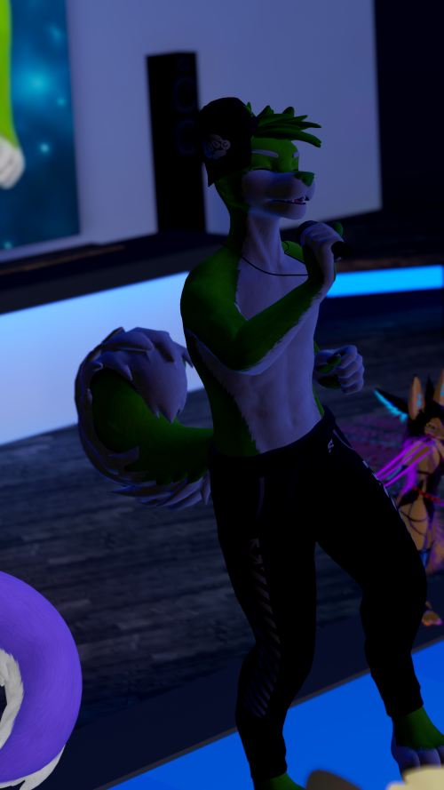 VRChat_2024-12-30_23-16-44.266_2160x3840.png