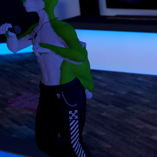 VRChat_2024-12-30_23-16-57.296_2160x3840