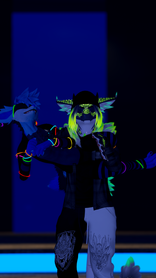 VRChat_2024-12-30_23-21-30.850_2160x3840.png
