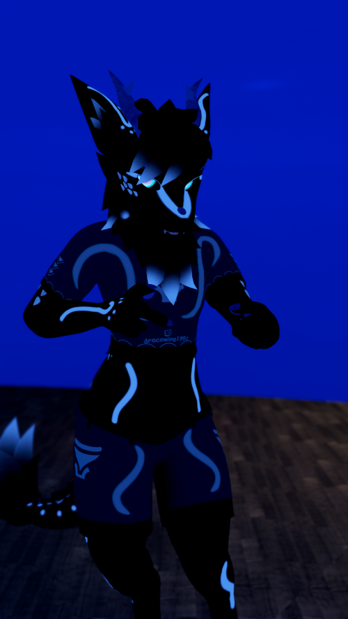 VRChat_2024-12-31_01-06-25.530_2160x3840.png