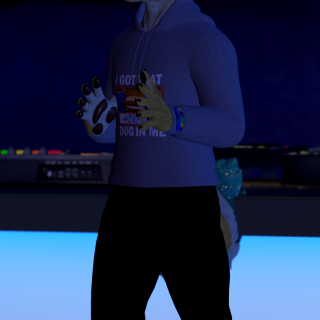 VRChat_2024-12-31_21-04-26.947_2160x3840