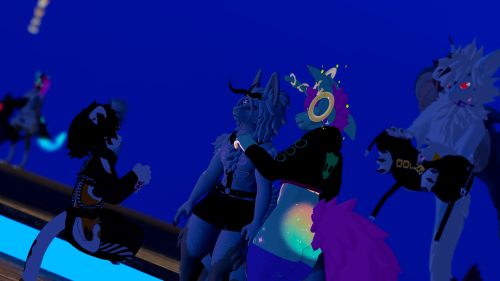 VRChat_2024-12-31_21-36-00.633_3840x2160.png