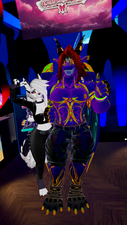VRChat_2024-12-31_23-06-00.678_2160x3840.png