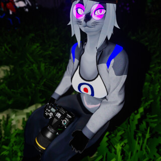 VRChat_2025-01-15_18-18-59.127_1080x1920